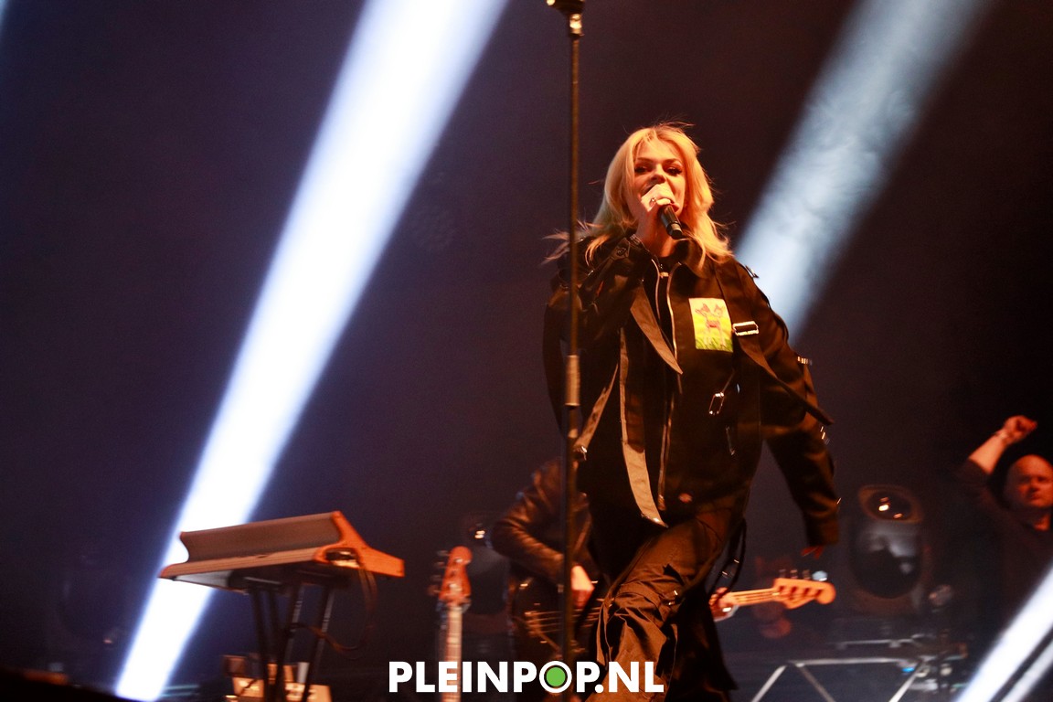 V R I J D A G     (13)